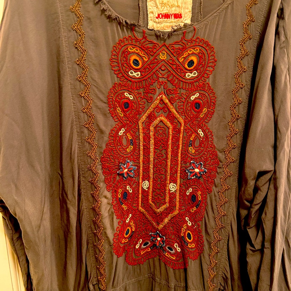 Johnny Was blouse size large has little pockets. Great condition.